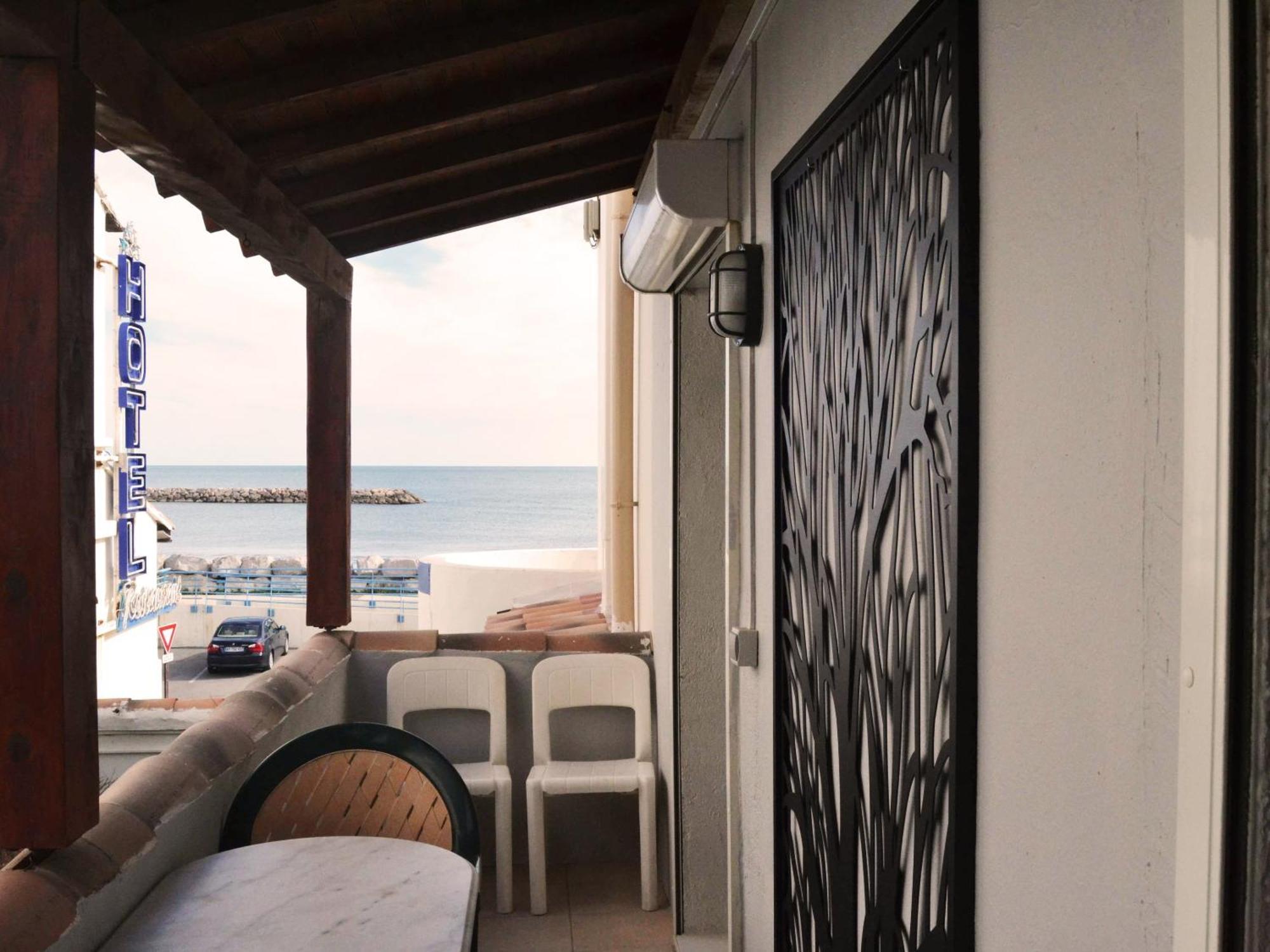 Le Dauphin Bleu Hotel Saintes-Maries-de-la-Mer Ruang foto
